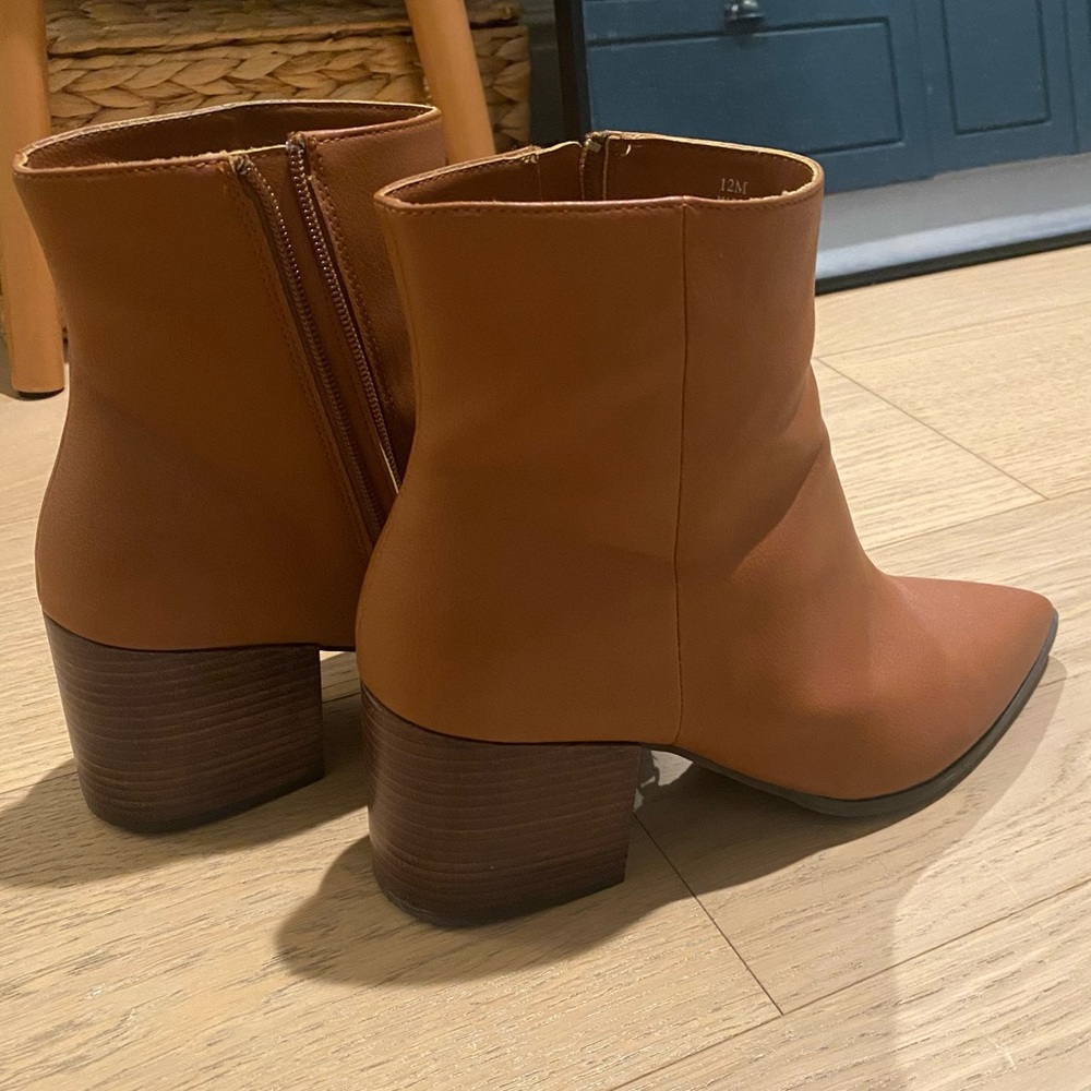 Linea Paolo Block Heel Point Toe Brown Boots - Picture 3 of 5